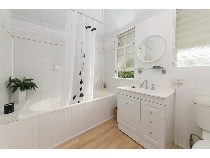 21 Macintosh Street, Auchenflower QLD 4066