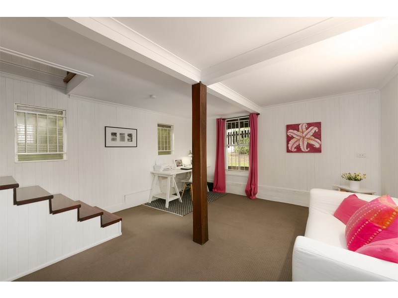 21 Macintosh Street, Auchenflower QLD 4066