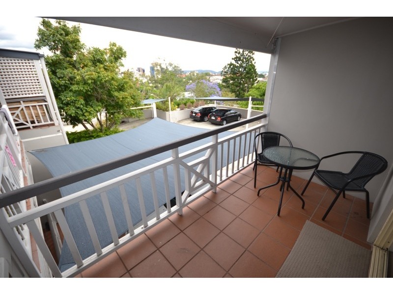 17/142 St Pauls Terrace, Spring Hill QLD 4000
