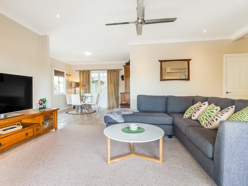 6 Lynwood Crescent, Ashgrove QLD 4060