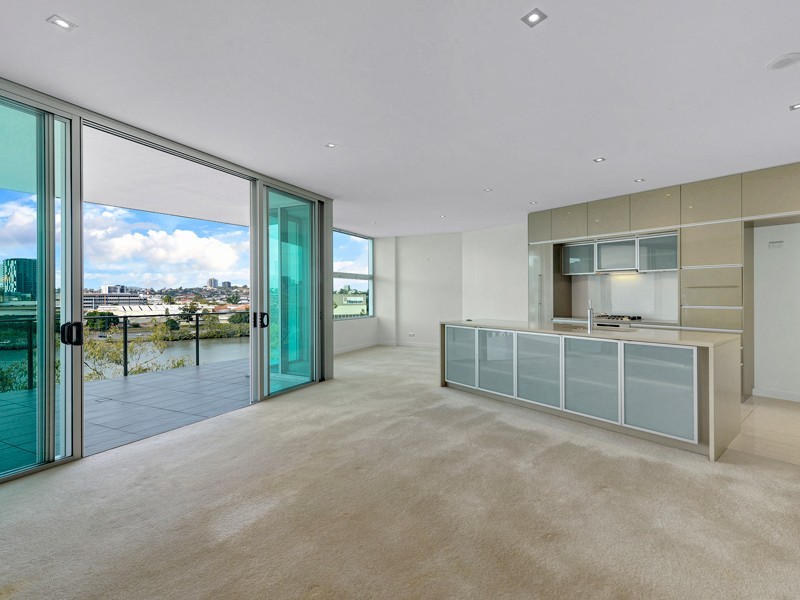 33/205 Coronation Drive, Milton QLD 4064