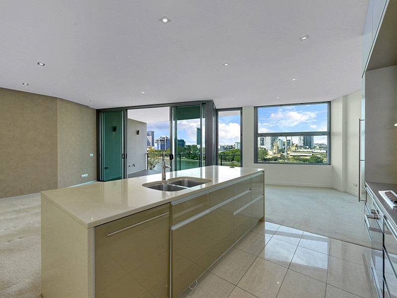 33/205 Coronation Drive, Milton QLD 4064