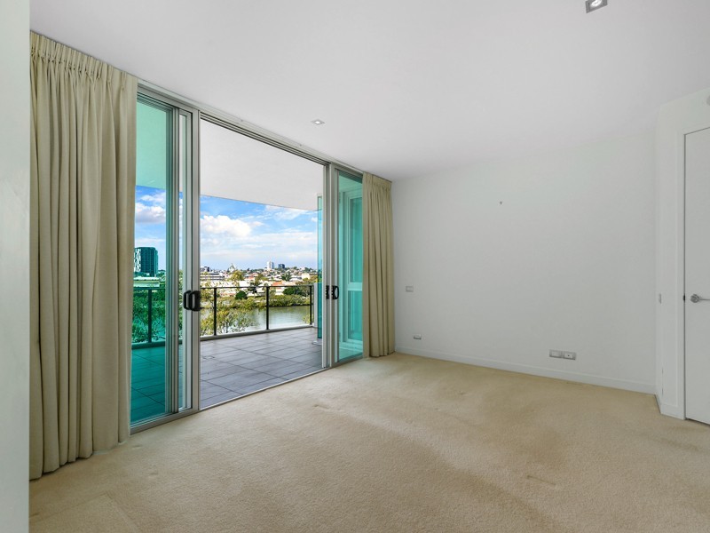 33/205 Coronation Drive, Milton QLD 4064