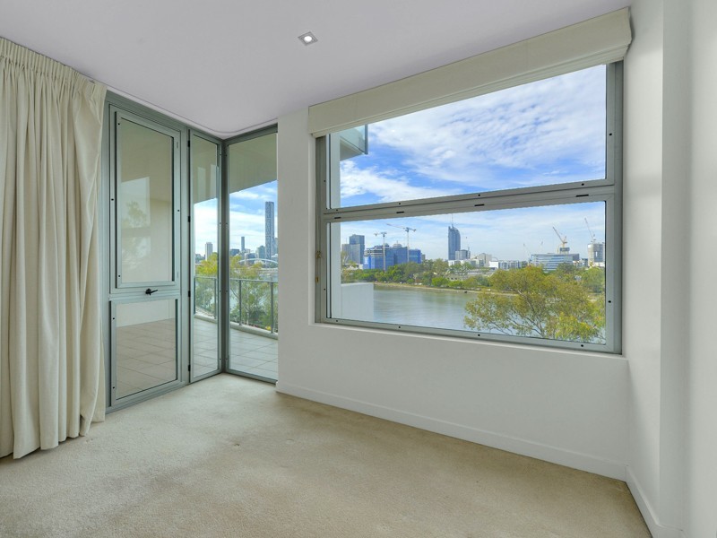 33/205 Coronation Drive, Milton QLD 4064