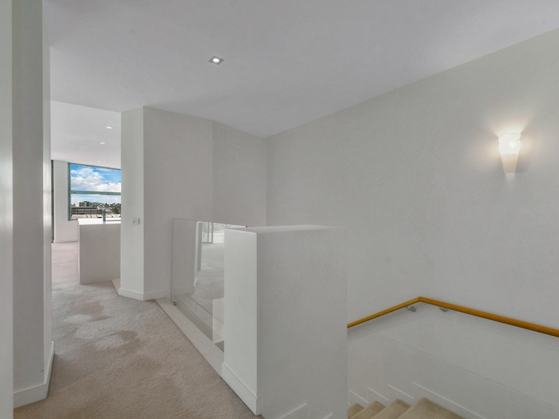 33/205 Coronation Drive, Milton QLD 4064