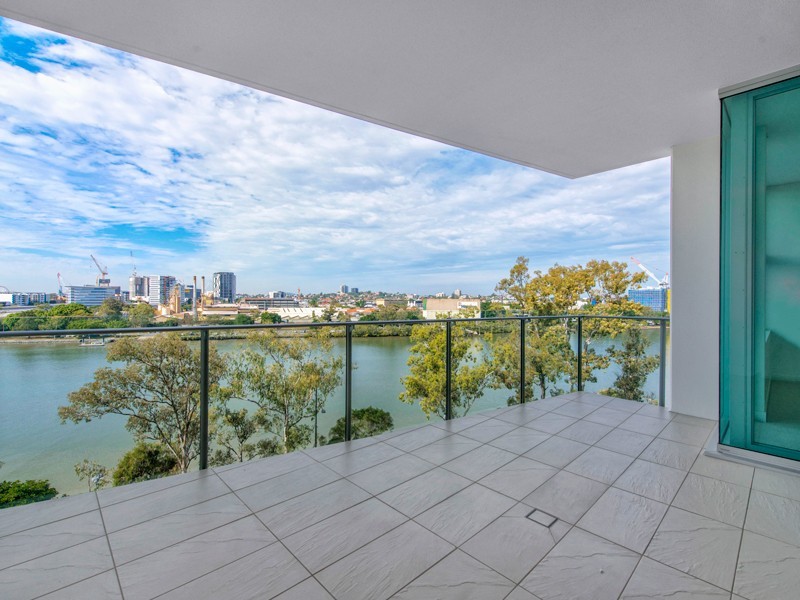 33/205 Coronation Drive, Milton QLD 4064