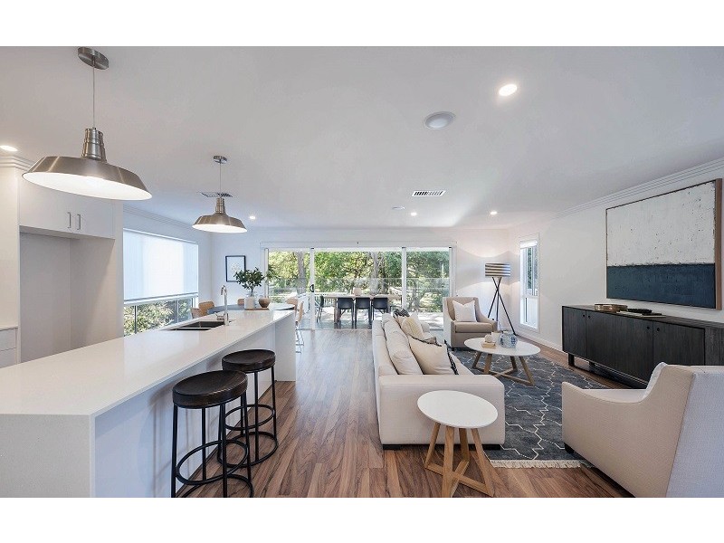 18 Hartfield Drive, Bardon QLD 4065