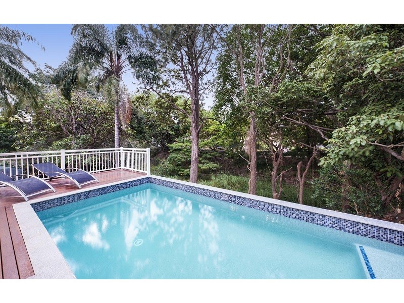 18 Hartfield Drive, Bardon QLD 4065