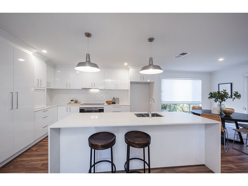 18 Hartfield Drive, Bardon QLD 4065