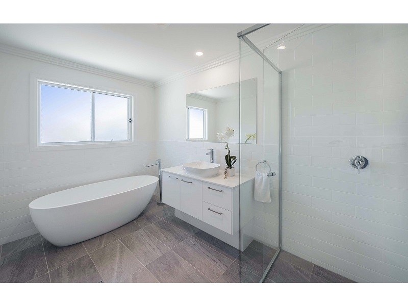 18 Hartfield Drive, Bardon QLD 4065