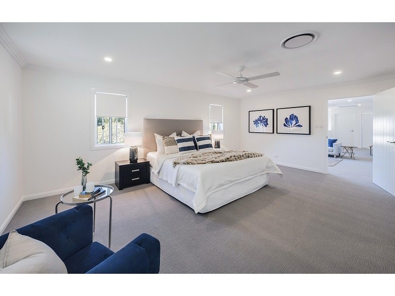 18 Hartfield Drive, Bardon QLD 4065