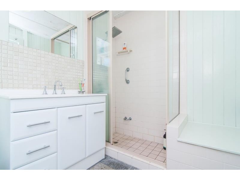 17 Carey St, Bardon QLD 4065