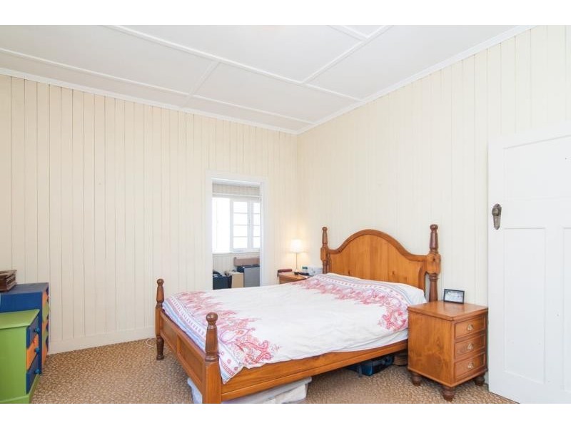 17 Carey St, Bardon QLD 4065