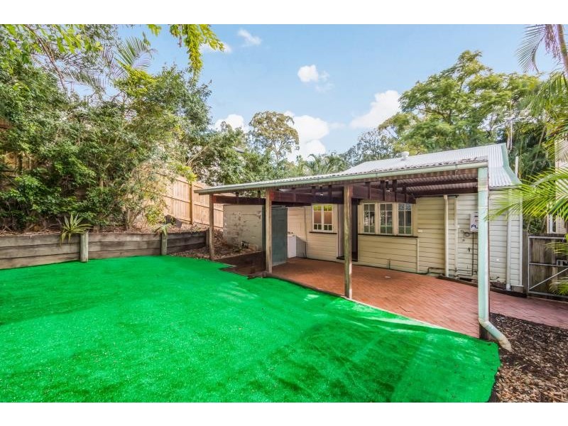 26 Dover St, Red Hill QLD 4059