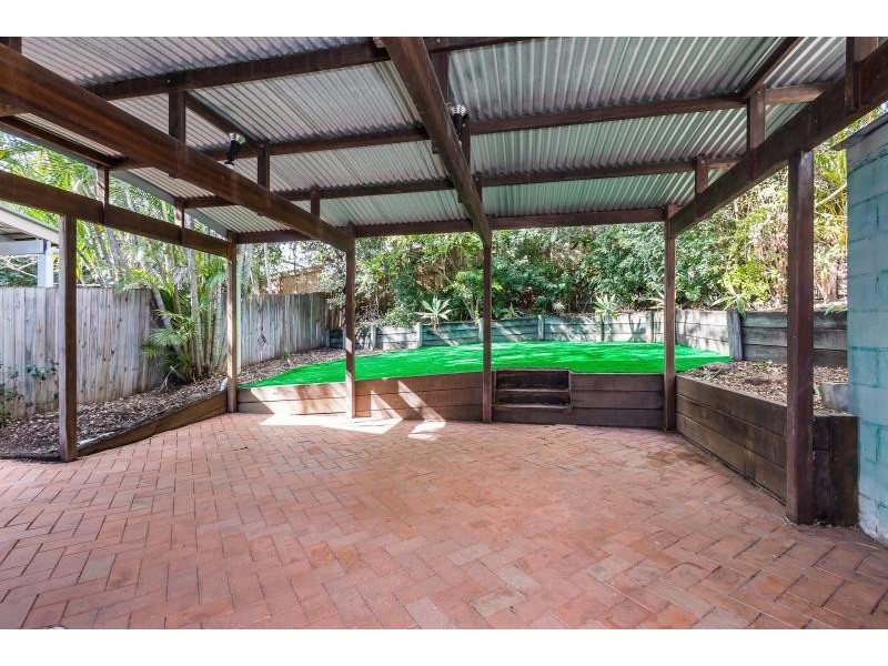 26 Dover St, Red Hill QLD 4059