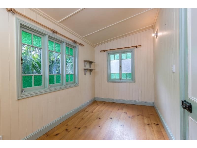 26 Dover St, Red Hill QLD 4059