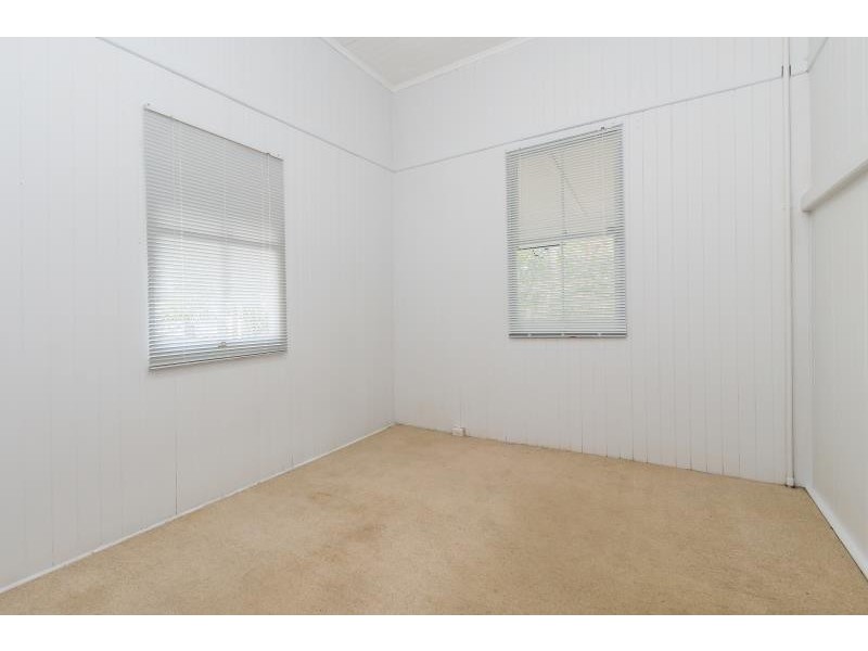 26 Dover St, Red Hill QLD 4059