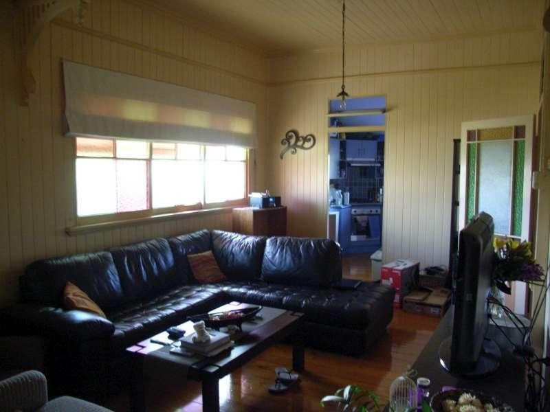 55 Heussler Tce, Milton QLD 4064