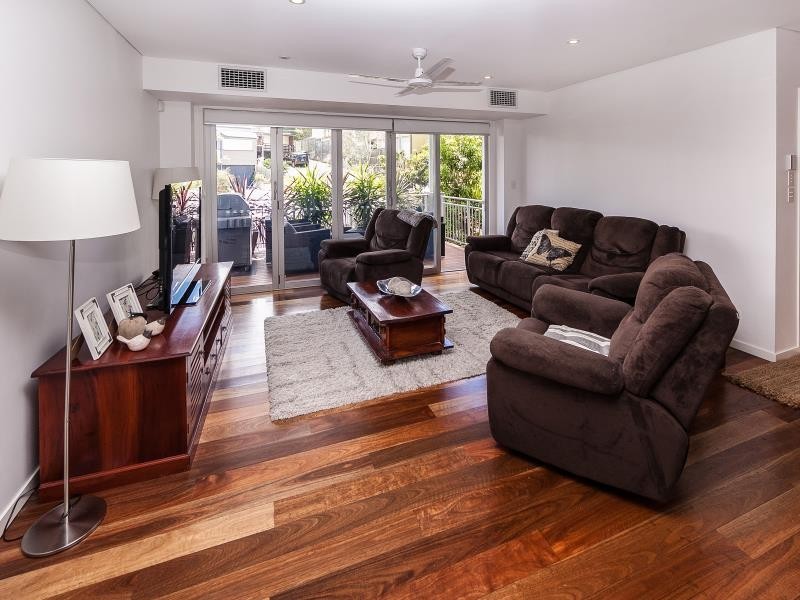 90 Lower Cairns Terrace, Red Hill QLD 4059