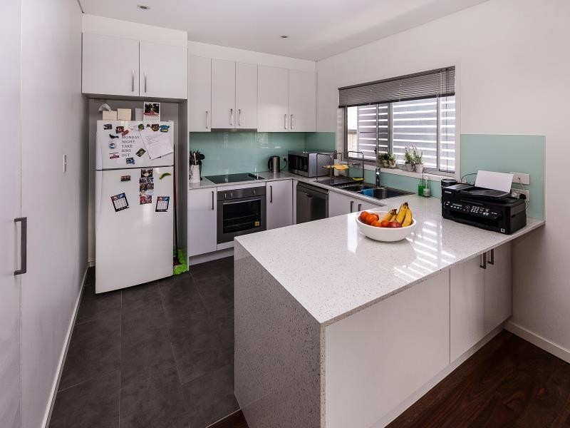 90 Lower Cairns Terrace, Red Hill QLD 4059