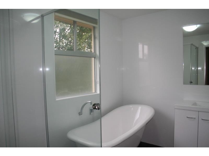 18A Reis Street, Woolloongabba QLD 4102