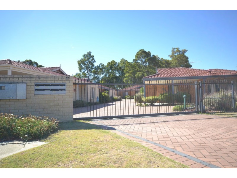 4/11 Exmouth Place, Thornlie WA 6108