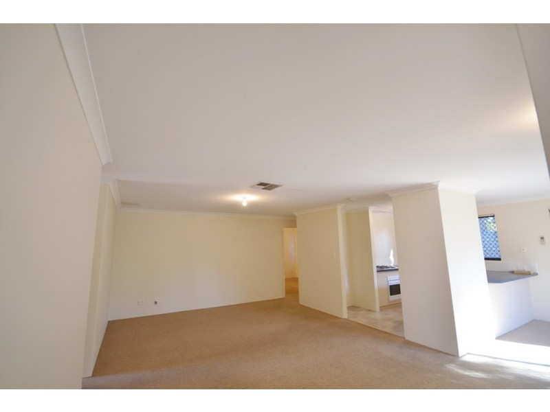 4/11 Exmouth Place, Thornlie WA 6108