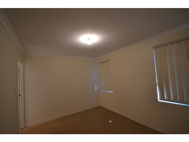 4/11 Exmouth Place, Thornlie WA 6108
