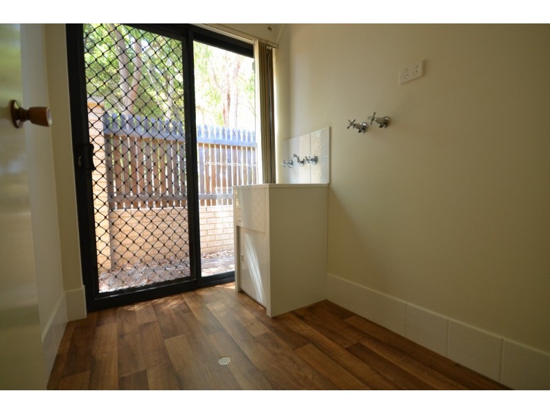 4/11 Exmouth Place, Thornlie WA 6108