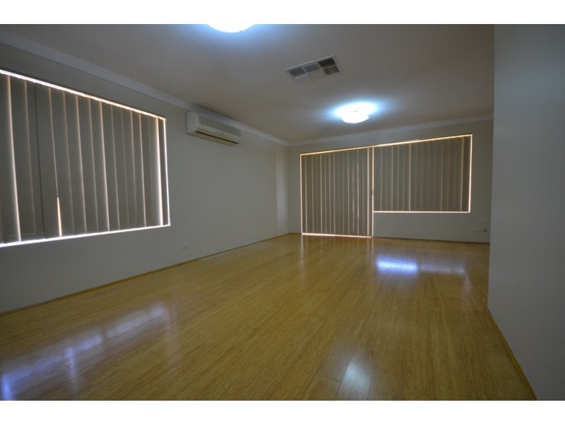 18 Groundlark Close, East Cannington WA 6107