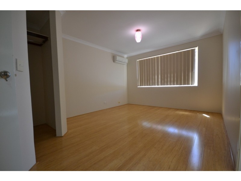 18 Groundlark Close, East Cannington WA 6107