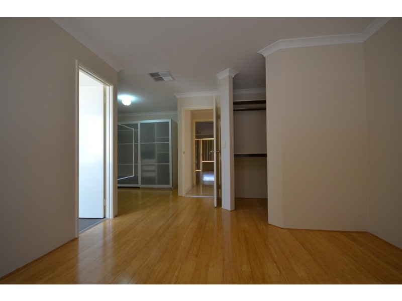 18 Groundlark Close, East Cannington WA 6107