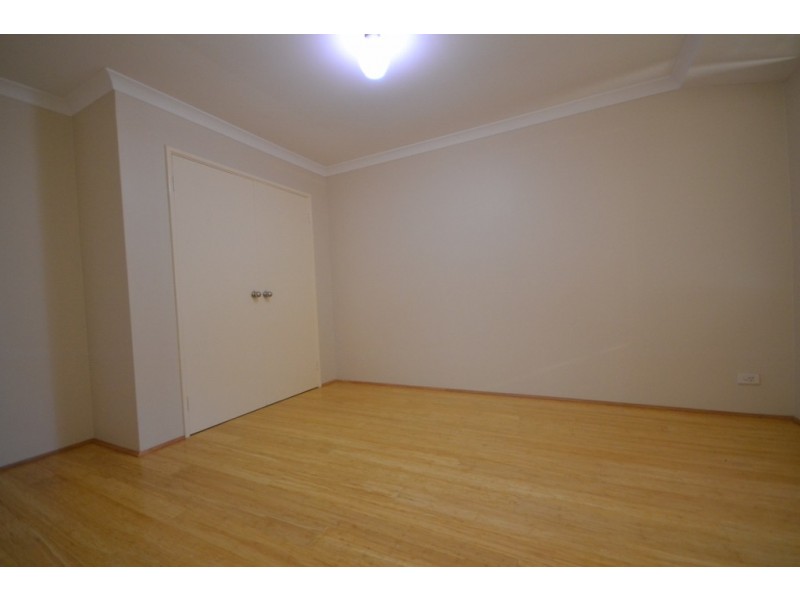 18 Groundlark Close, East Cannington WA 6107