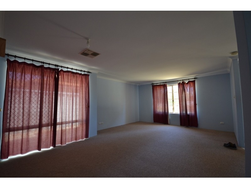 28 Tea Tree Way, Thornlie WA 6108