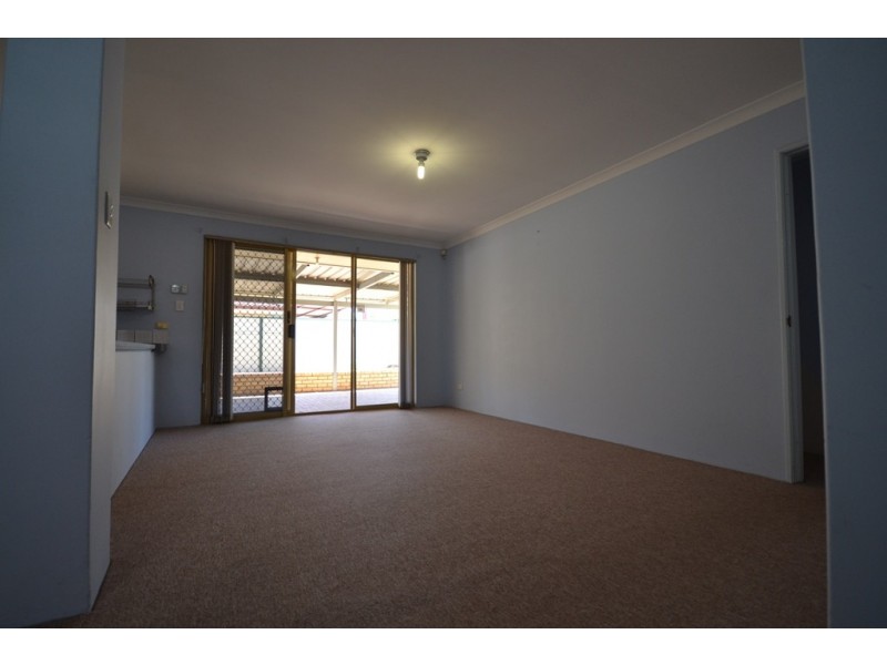 28 Tea Tree Way, Thornlie WA 6108