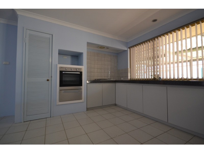 28 Tea Tree Way, Thornlie WA 6108