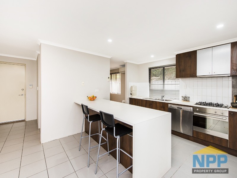 2/1 Mariners Cove Drive, Dudley Park WA 6210