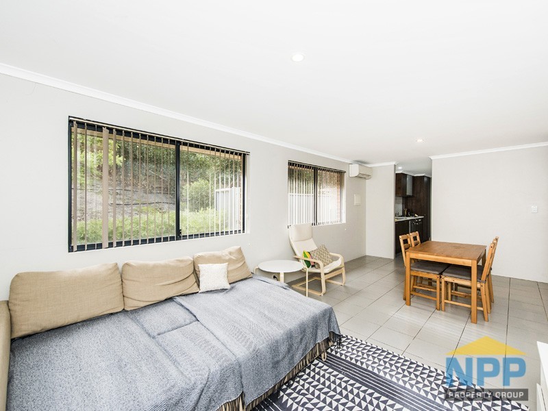 2/1 Mariners Cove Drive, Dudley Park WA 6210