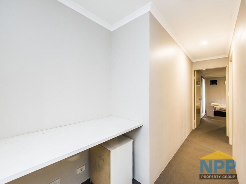 2/1 Mariners Cove Drive, Dudley Park WA 6210