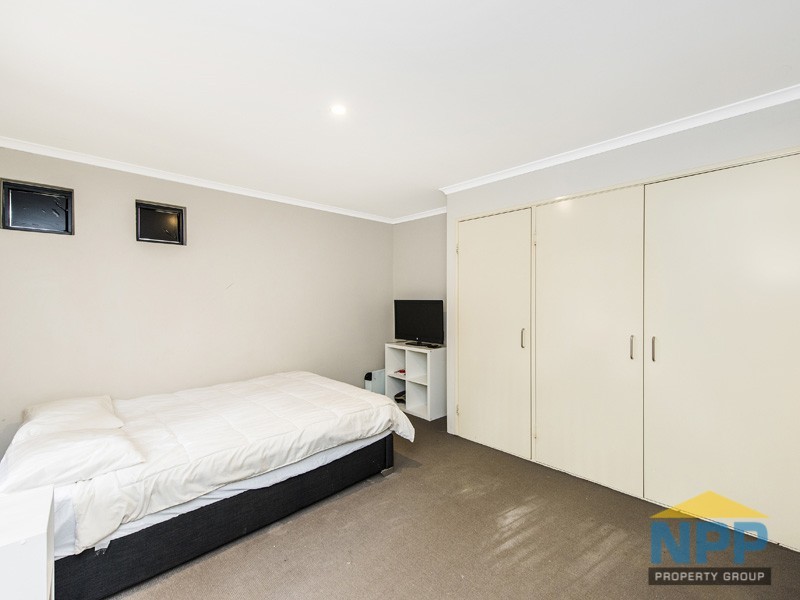 2/1 Mariners Cove Drive, Dudley Park WA 6210