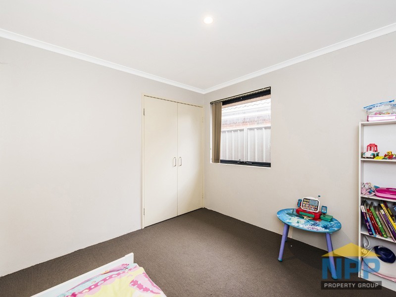 2/1 Mariners Cove Drive, Dudley Park WA 6210