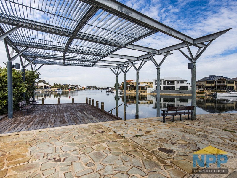 2/1 Mariners Cove Drive, Dudley Park WA 6210