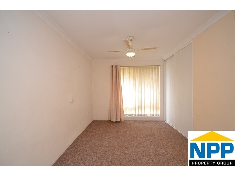 1/13 Mallard Way, Cannington WA 6107
