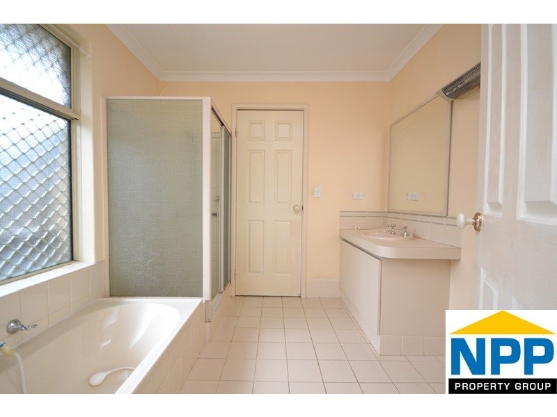 1/13 Mallard Way, Cannington WA 6107