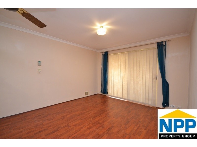 1/13 Mallard Way, Cannington WA 6107