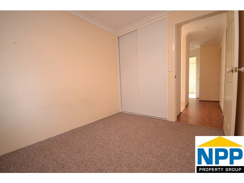 1/13 Mallard Way, Cannington WA 6107