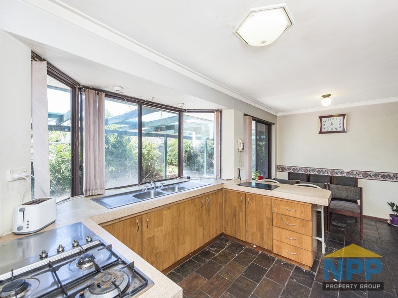4 Hawkesbury Drive, Willetton WA 6155