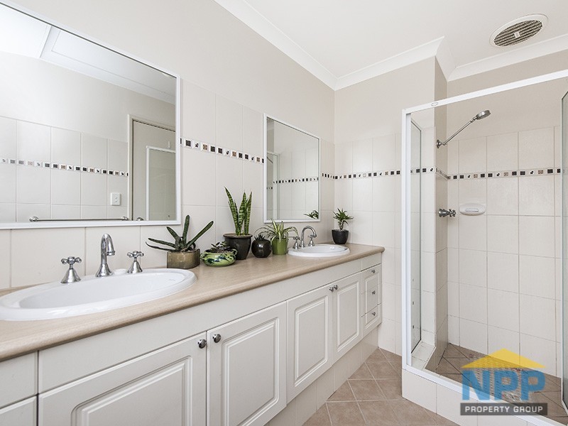 12 Makjanich Place, Success WA 6164