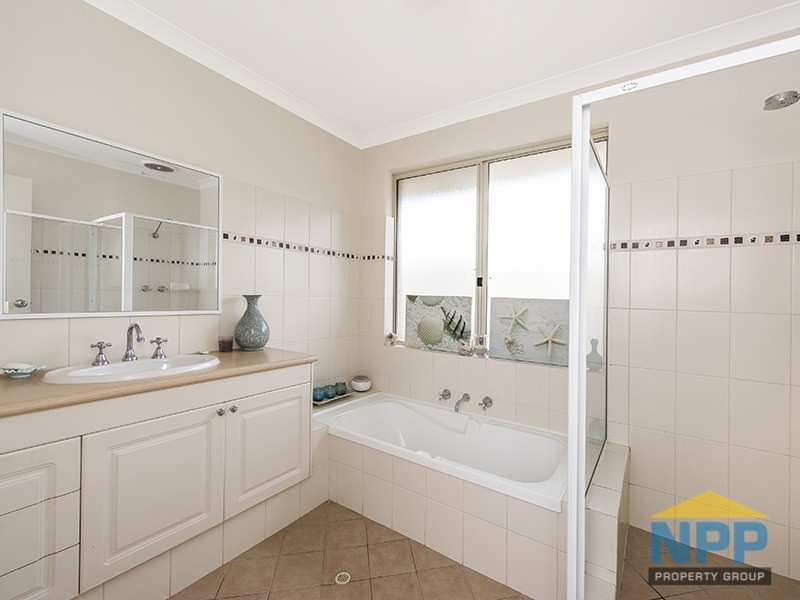 12 Makjanich Place, Success WA 6164