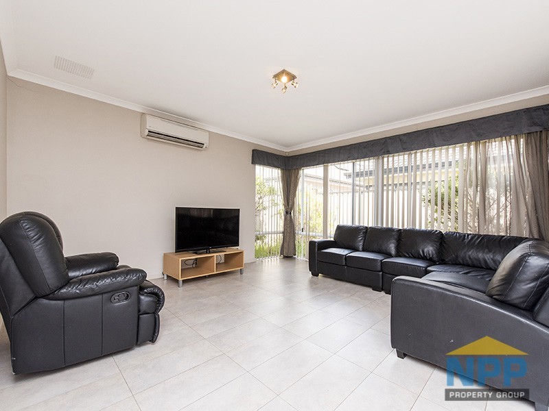 15 Macmillian Boulevard, Canning Vale WA 6155